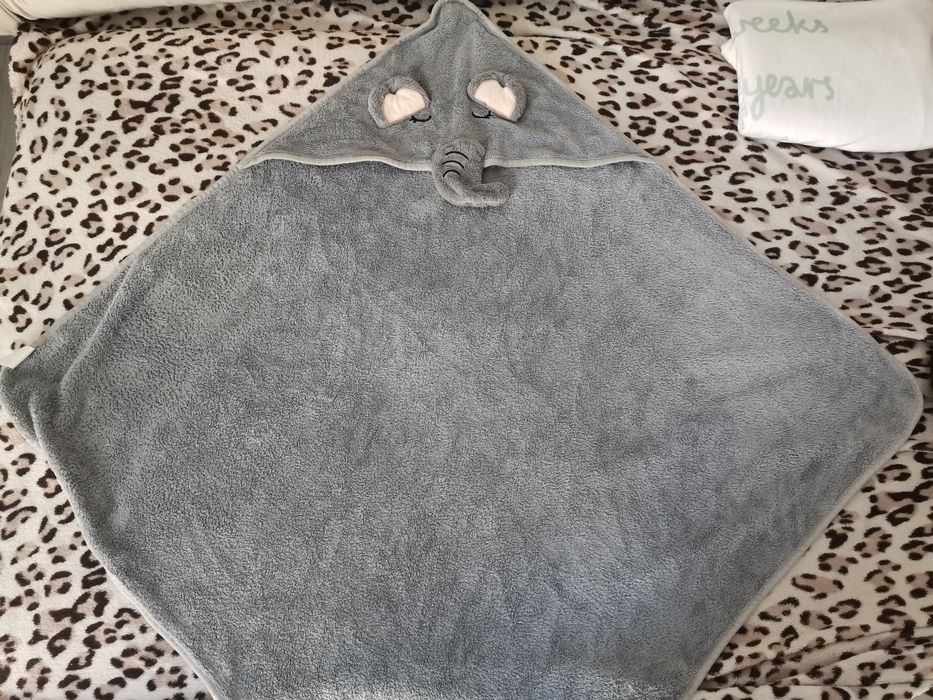 Sprzedam ręcznik dziecięcy słoń szary