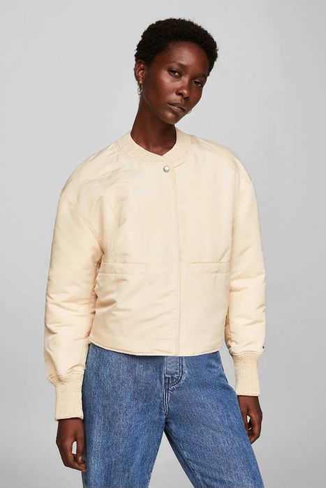 Жіночий бежевий бомбер CLEAN PADDED BOMBER
Tommy Hilfiger WW0WW40474