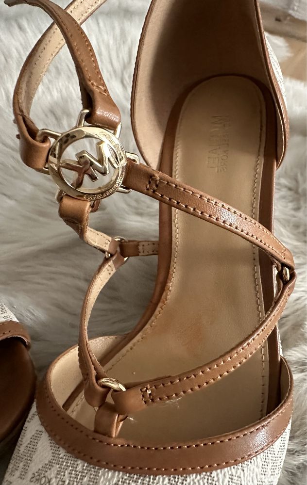 Buty Michael Kors  koturna terri wedge r.37/ M7