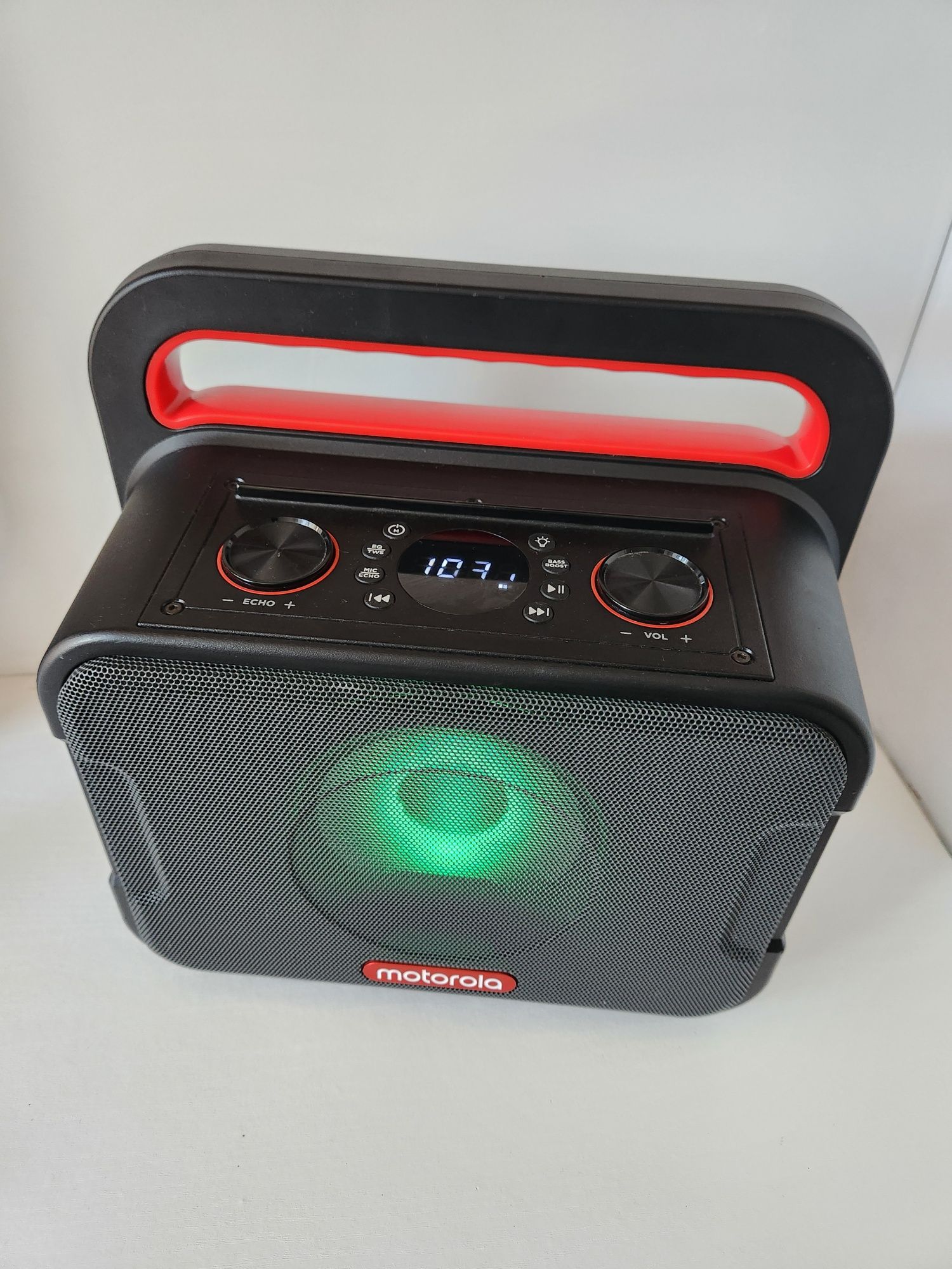 Motorola Partybox - 2 микрофона, Bluetooth 5.0, type-c, FM, Aux, Usb