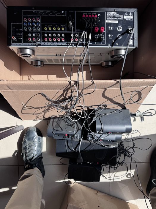 Amplificador Yamaha RX-V363 e coluna subwoofer SW P130