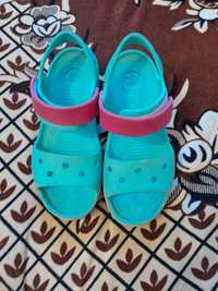 Продам детские босоножки Crocs