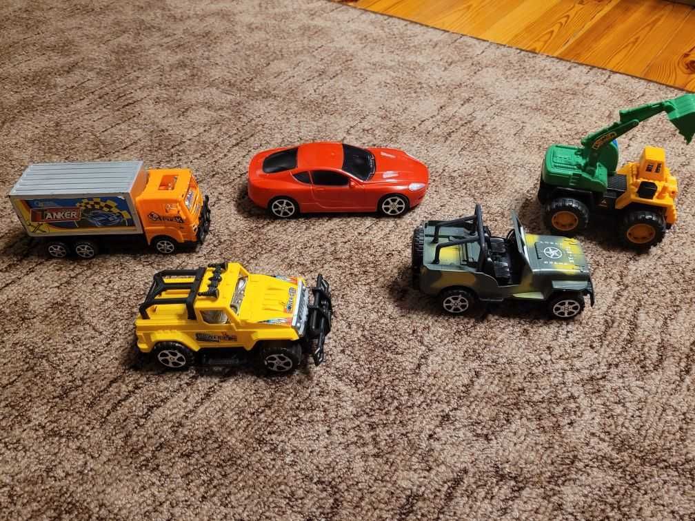 Samochody zabawki - 5 sztuk