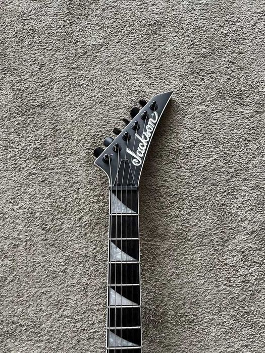 Jackson JS32T Kelly + Set Seymour Duncan Black Winter