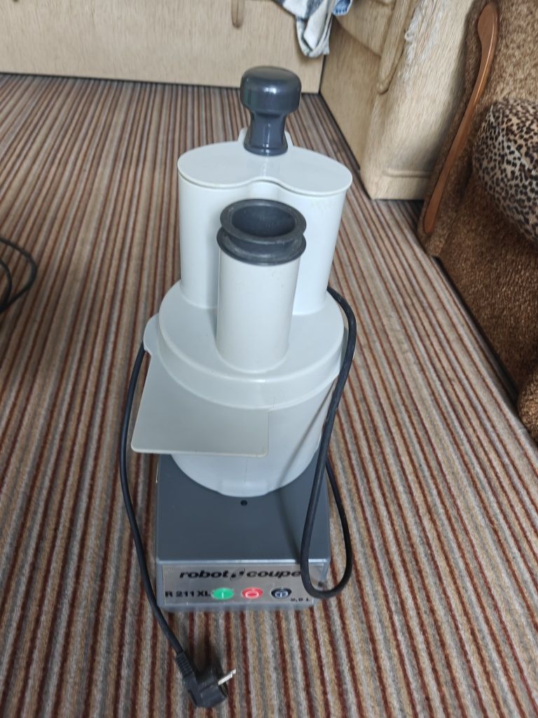 Robot Coupe CL20 и R211xl