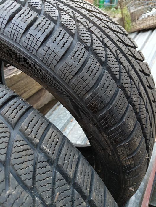 Sprzedam opony zimowe 215/50/17r stan bdb 8mm