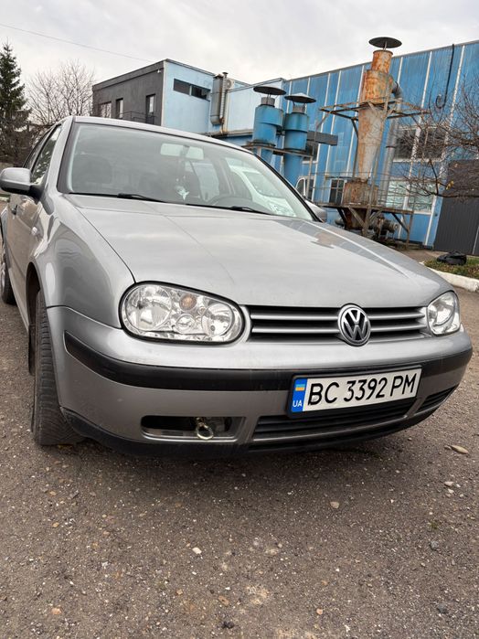 Машина Golf 4 сірий