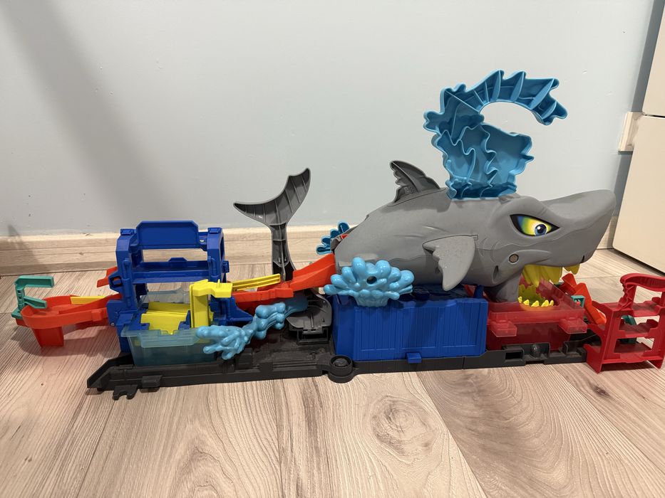 Hot wheels shark mega rekin myjnia samochodowa