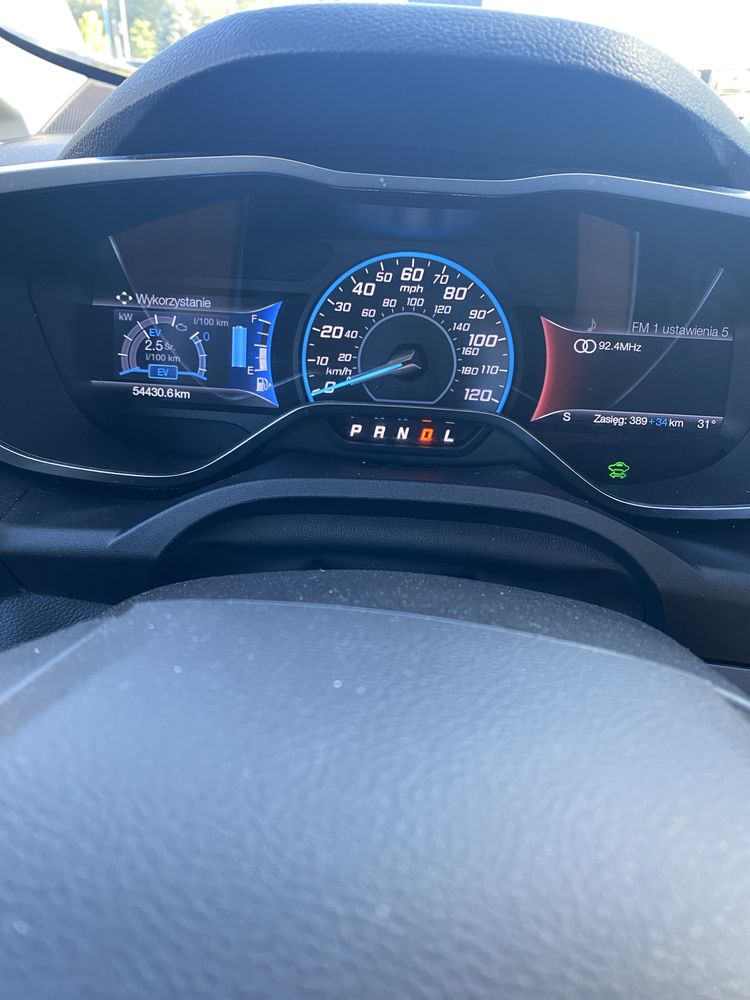 Ford C-max Hybryda Plug-in 2017 rok
