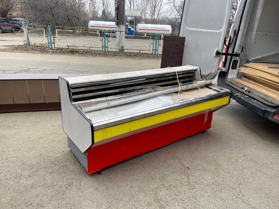 Вітрина холодильна торгова