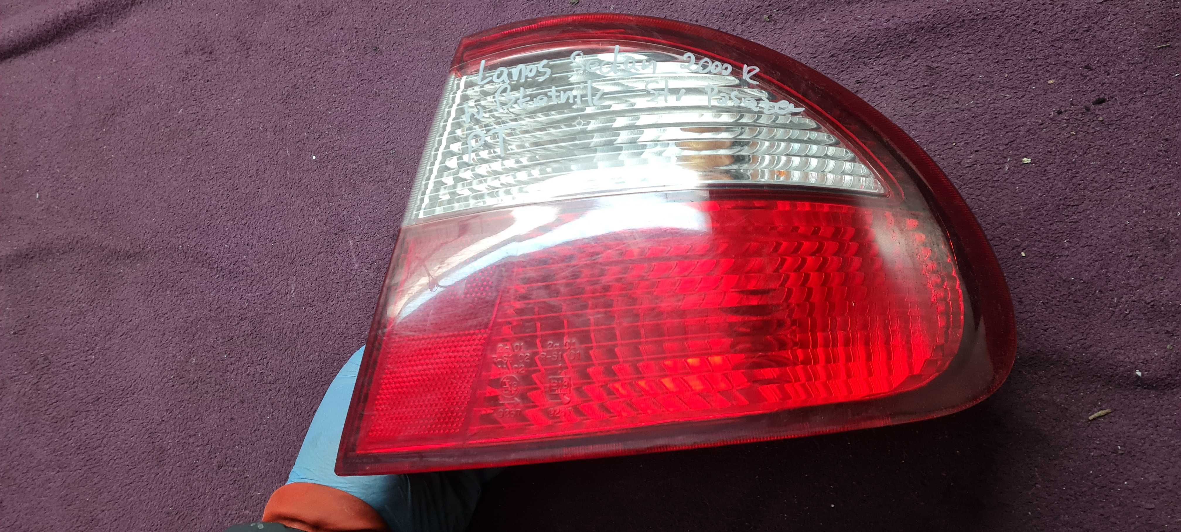 Lampa prawy tył w błotnik do lanosa sedan 2000 r