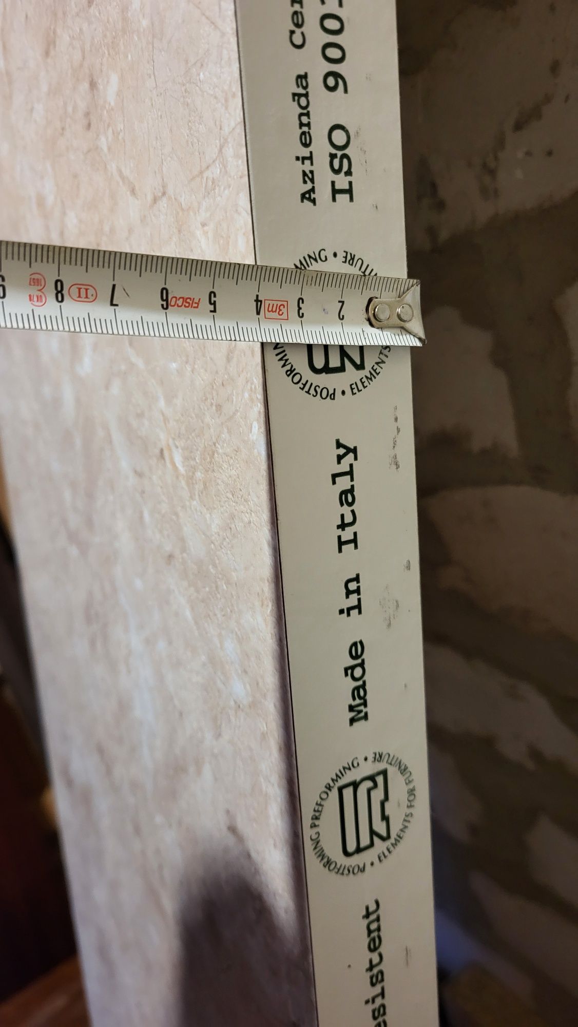 Столешница 60х82.3х4см и 29.7х127х4см.