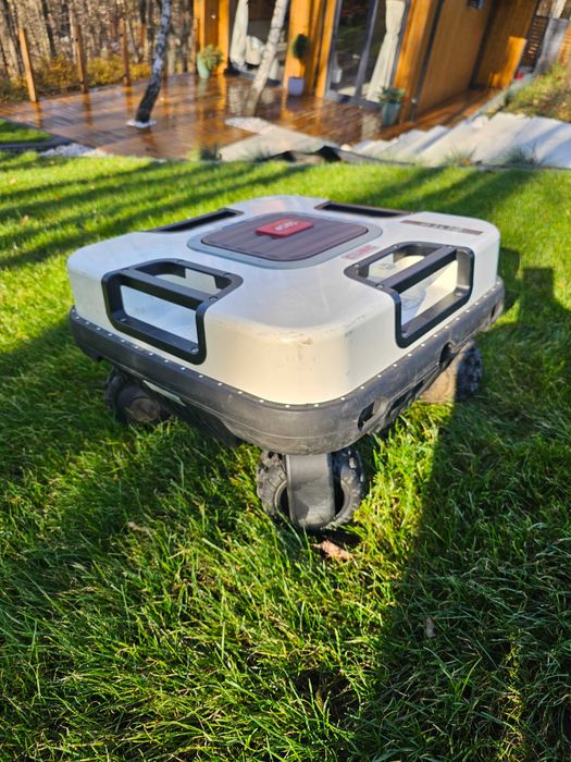 Ambrogio CUBE / QUAD nachylenia do 75%, napęd 4x4 GPS, RADARY, 3500m2