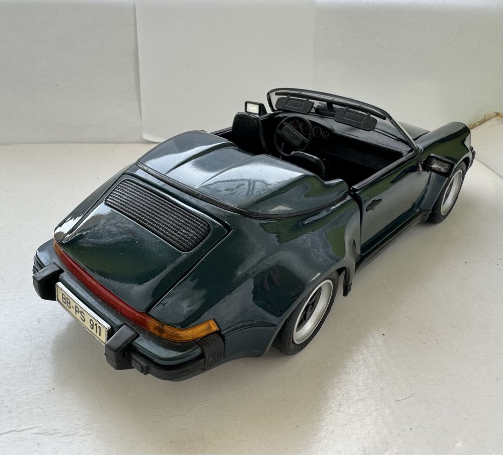 Model samochodu w skali 1:18 Porsche Speedster Maisto