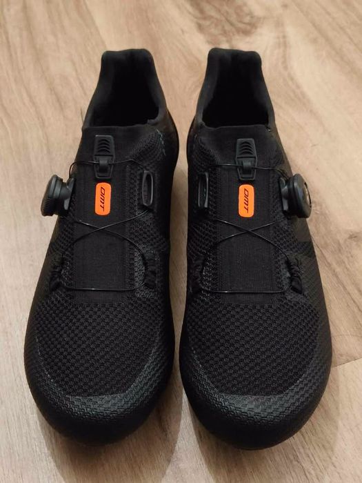 Sapatos de estrada DMT KR3