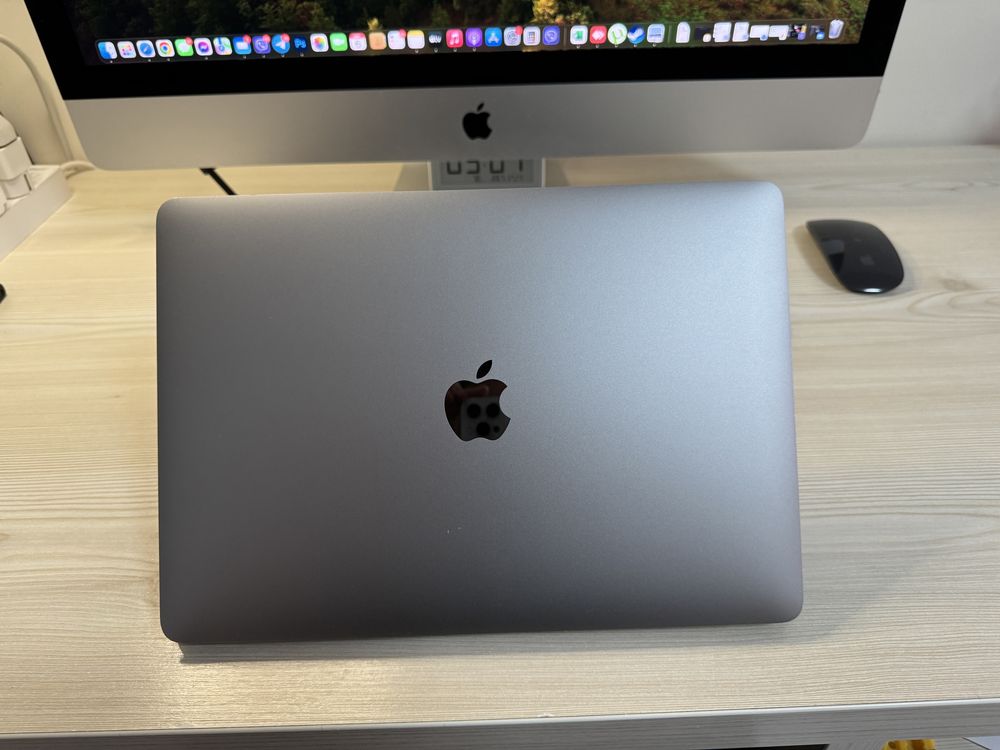 MacBook Pro 13 2020 Intel i5 16/256Gb Space Gray