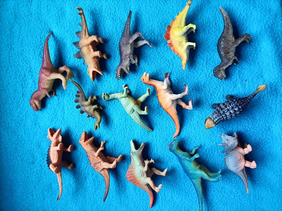 Lote de 14 dinossauros