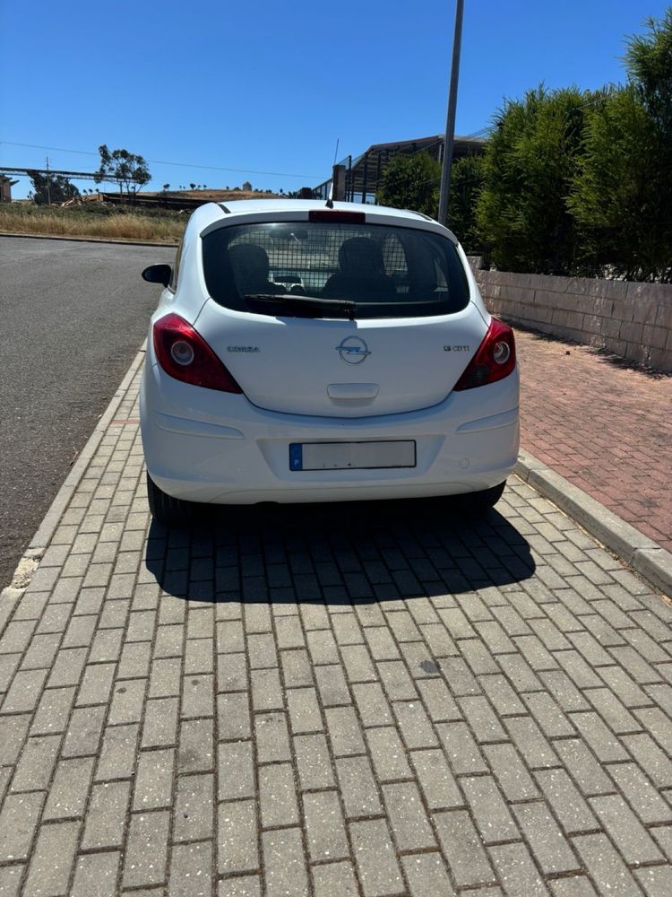 Vendo Opel Corsa D 1.3 CDTi, em bom estado