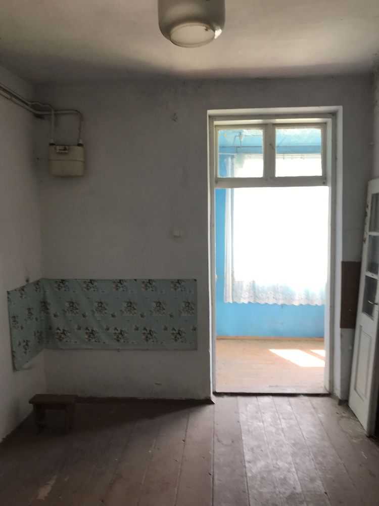 Продається квартира в будинку в хорошому стані