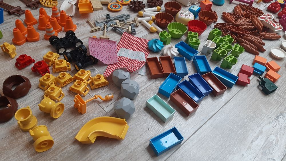 Każdy klocek 2,5 zł lego duplo