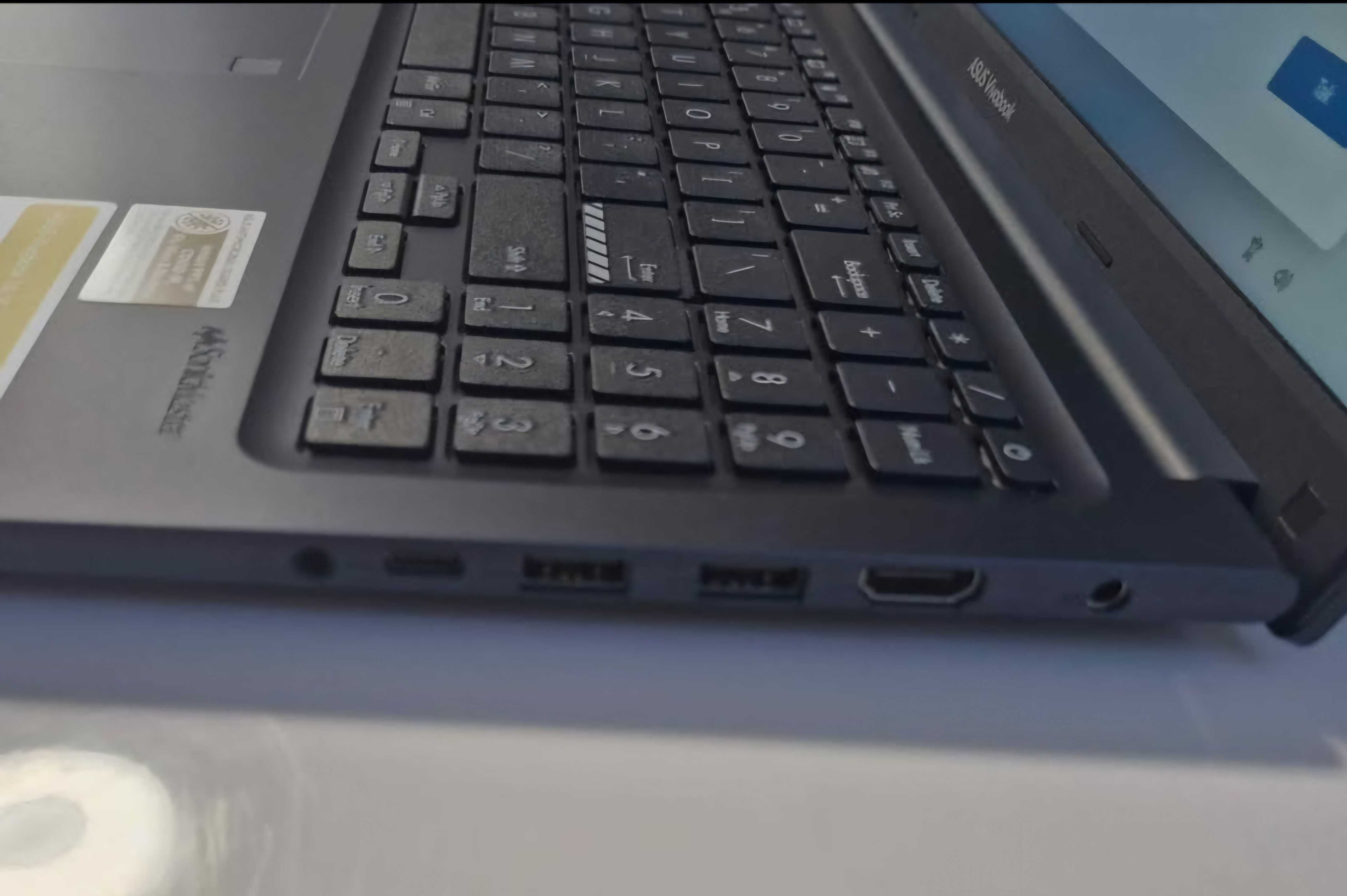 Laptop Asus Vivobook