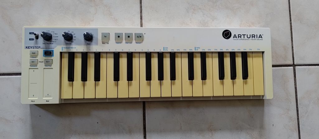 Arturia KeyStep klawiatura dynamiczna MIDI Biała