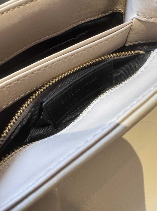 Mala Saint Laurent