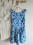 Biala sukienka w niebieskie kwiaty Topshop XS 34