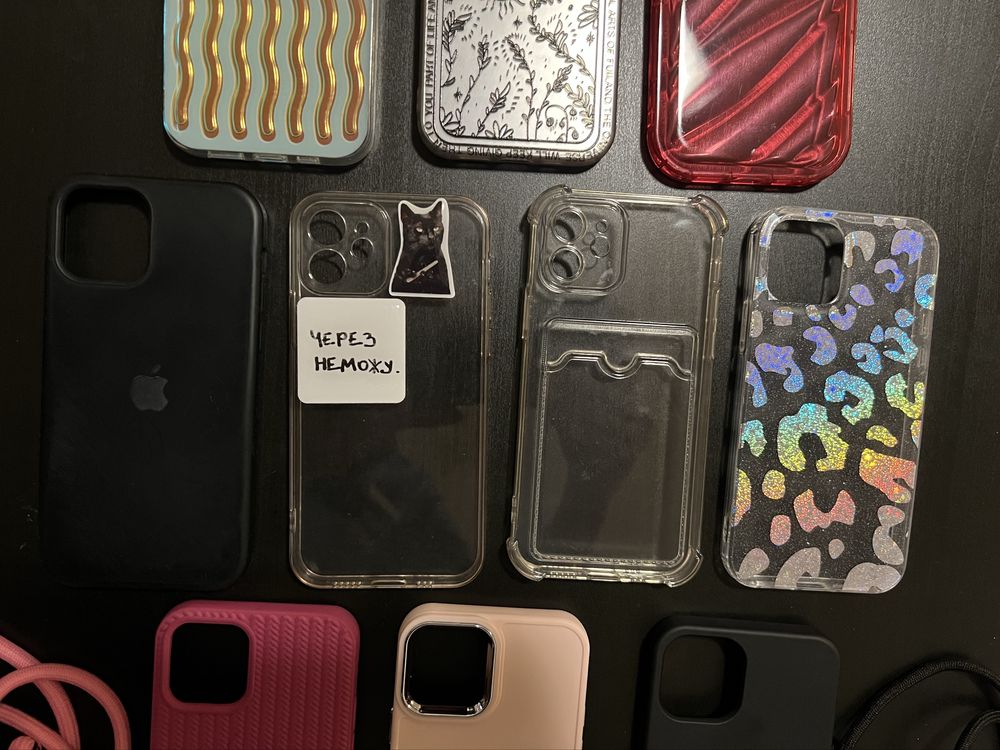 Чохли на iPhone 12