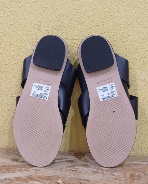 Кожаные шлепанцы Clarks