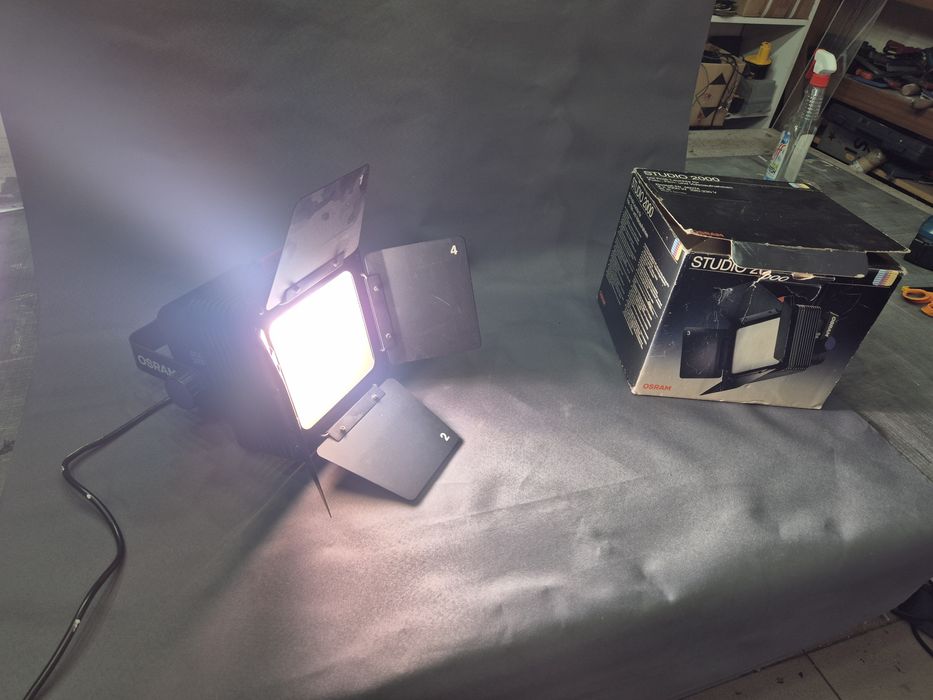 Halogen oświetleniowy Osram studio 2000