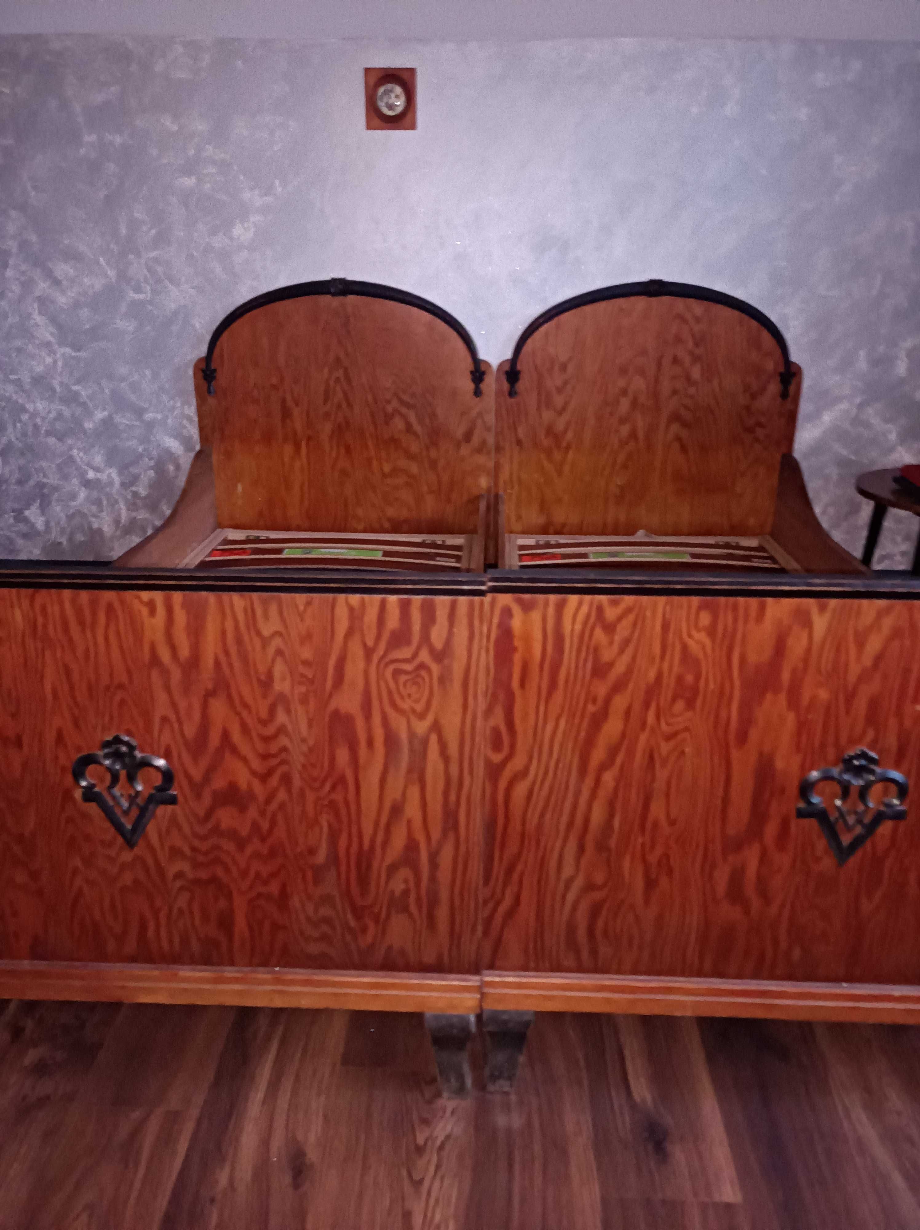 Antyki-oryginał.Stare łóżka drewniane-2szt.