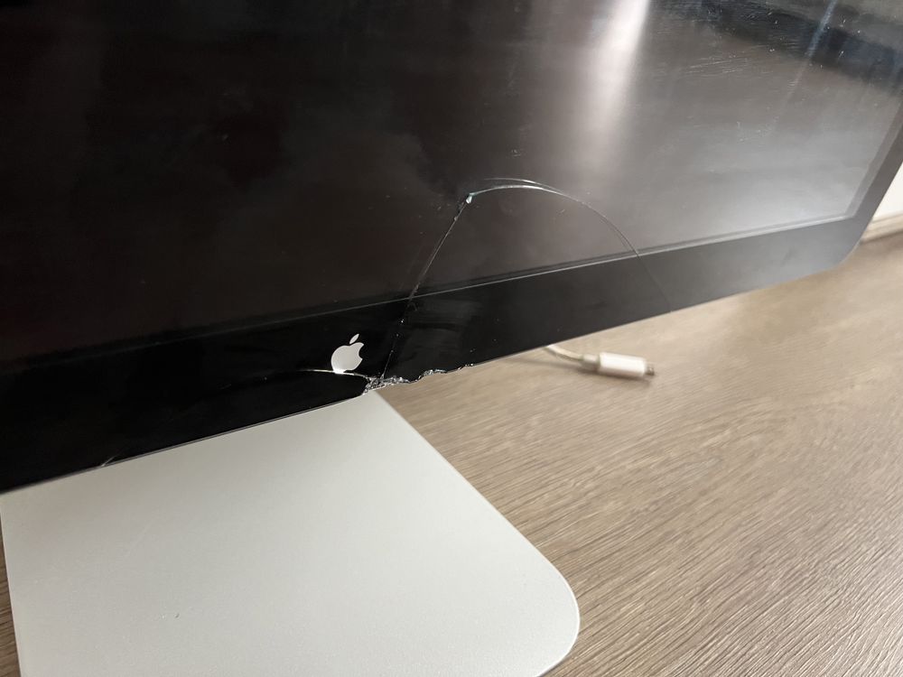 Apple Mac A1407 uszkodzone szkło