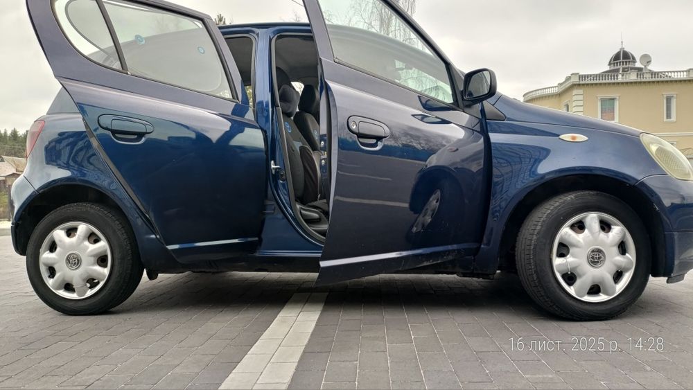 Toyota Yaris Тойота Яріс