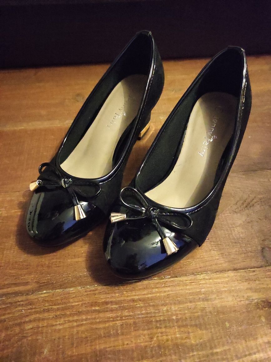 Czarne buty na szerszym obcasie Jenny Fairy