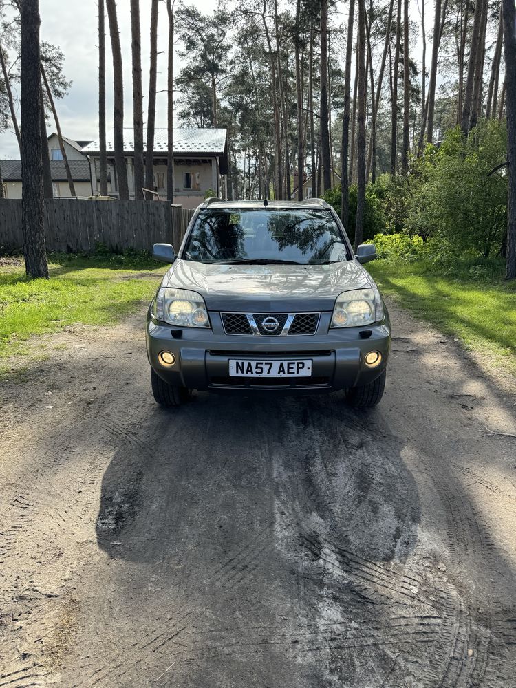 Nissan X Trail 2.2 дизель механика 4*4 2007 год