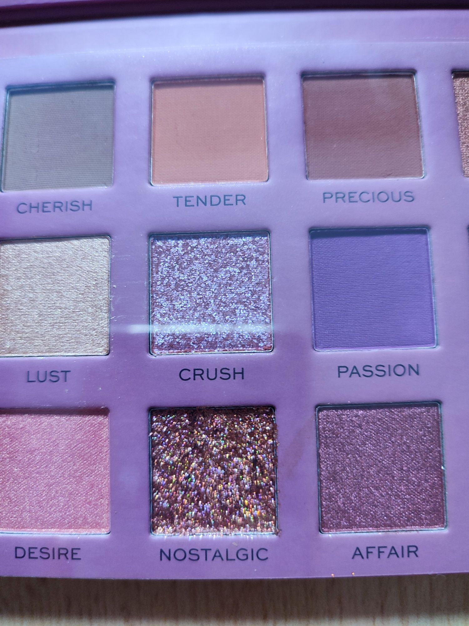 Paleta cieni Revolution Pro Romance Pallete,Nowa