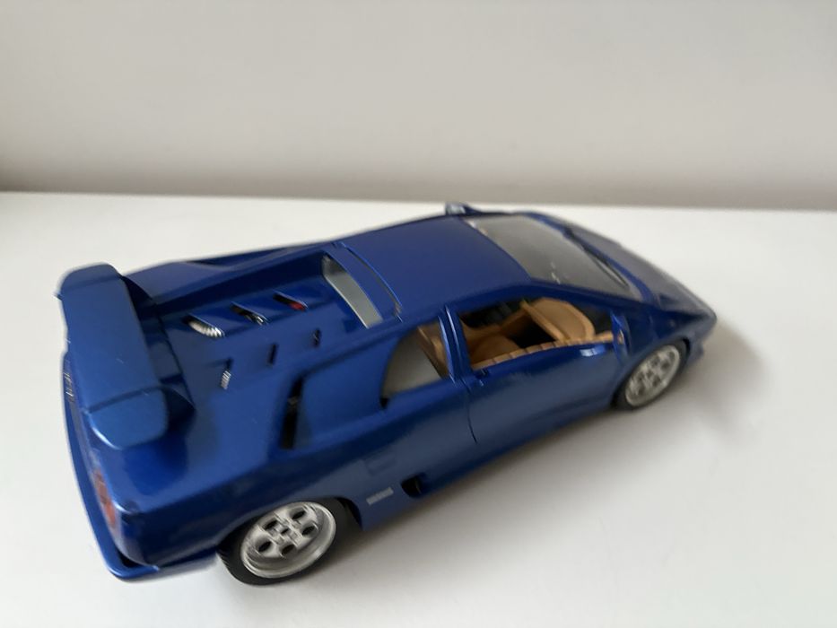 Model Lamborghini Diablo 1:18 BBurago Burago (maisto welly)