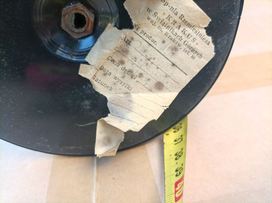 Świecznik miedziany.