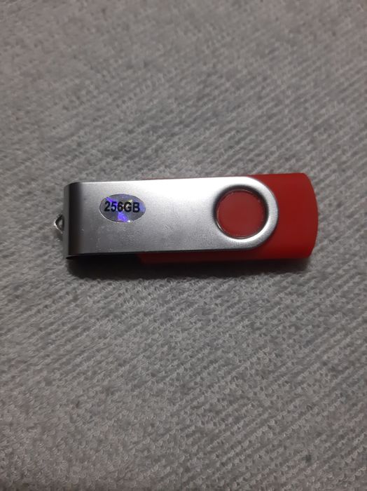 Pandrive czerwony 256GB