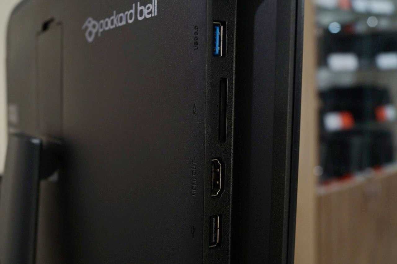 Моноблок Packard Bell (20"/AMD E1-7110/RAM 4ГБ/SSD 120+HDD 500ГБ)TVOYO