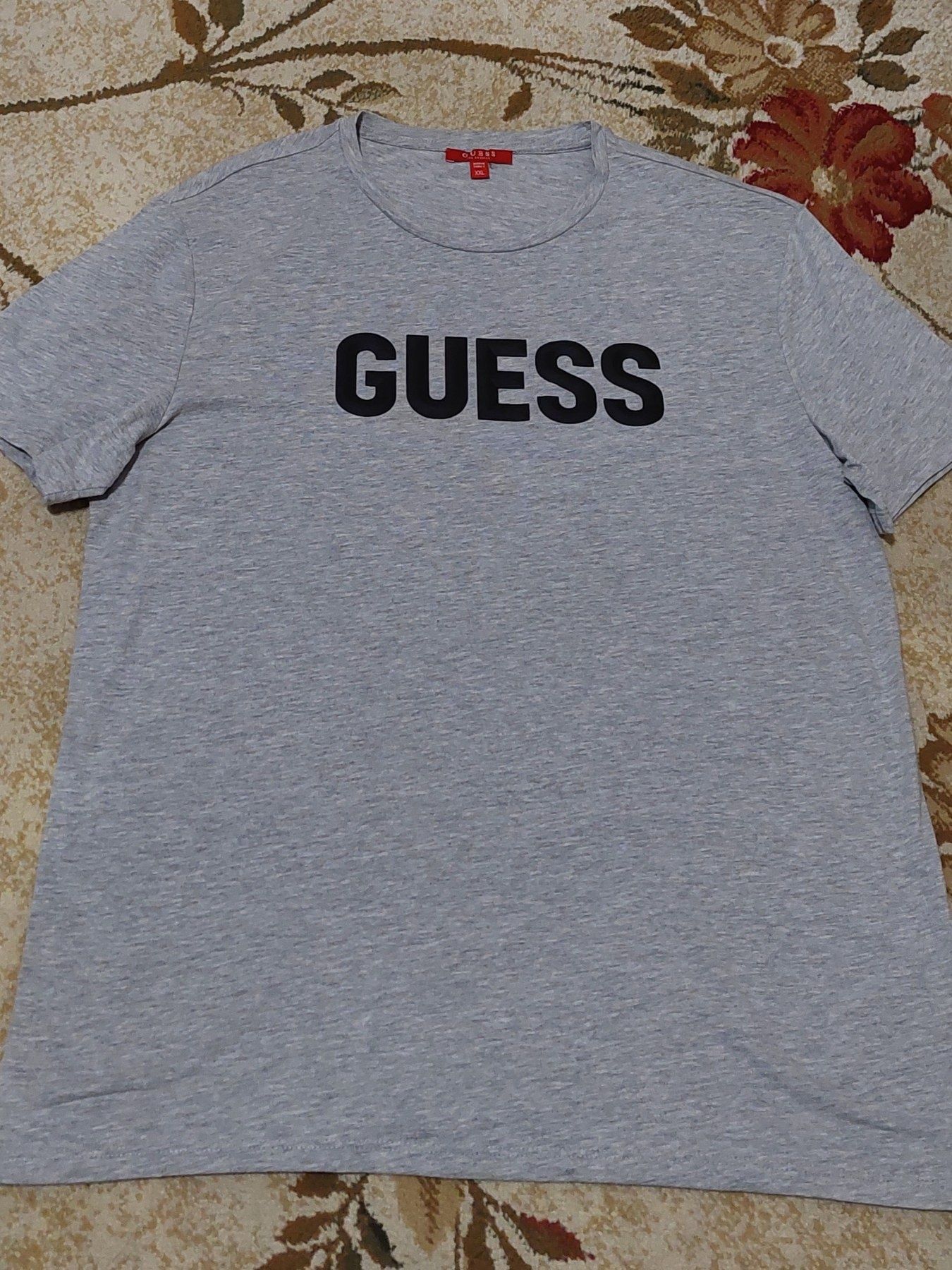 Фирменная футболка GUESS