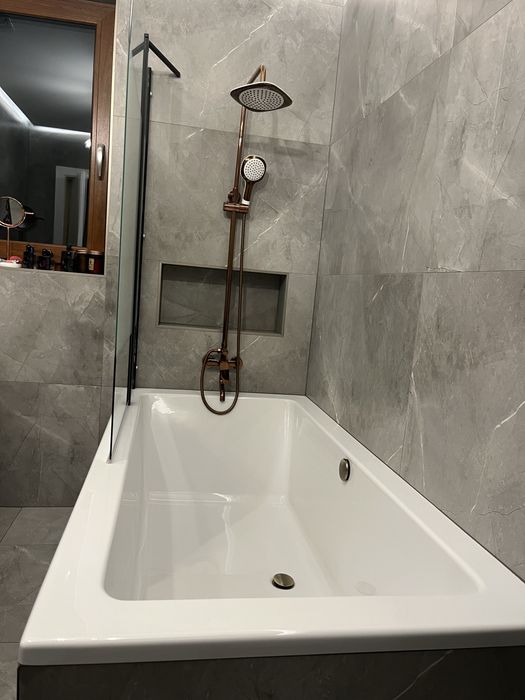 Wanna do zabudowy 90 x 180 cm z parawanem nawannowym