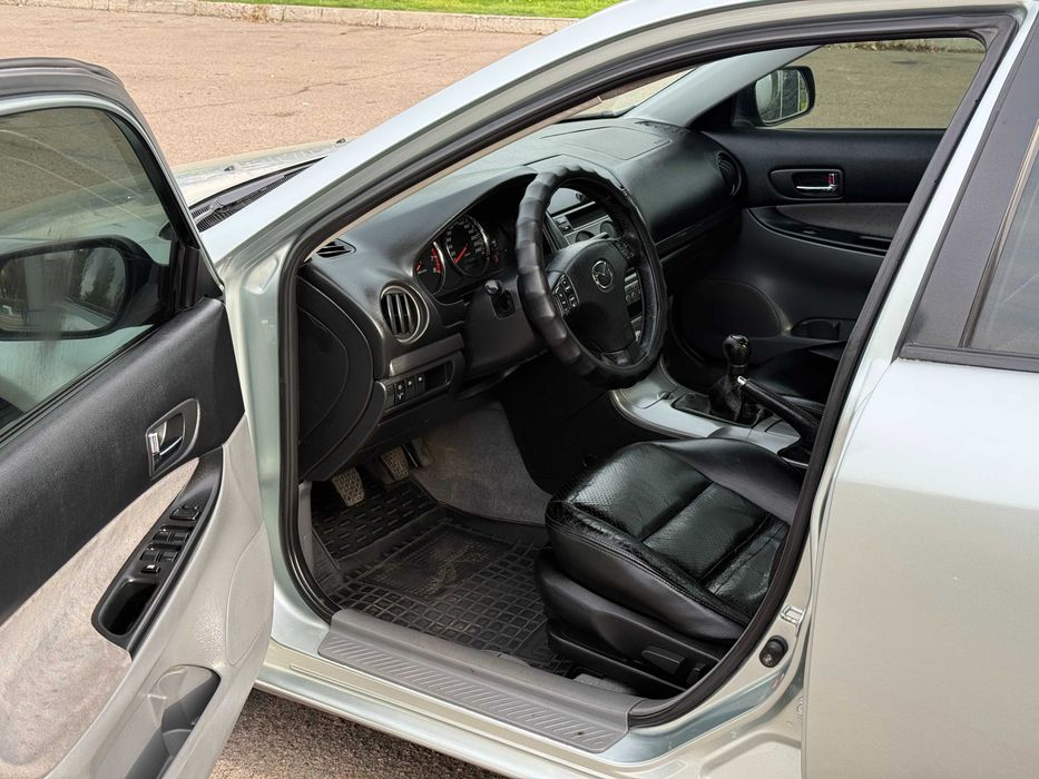 Продам автомобіль Mazda 6 2003 рік 2.0 бензин