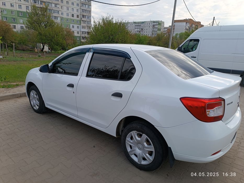 Рено логан 2013 рік