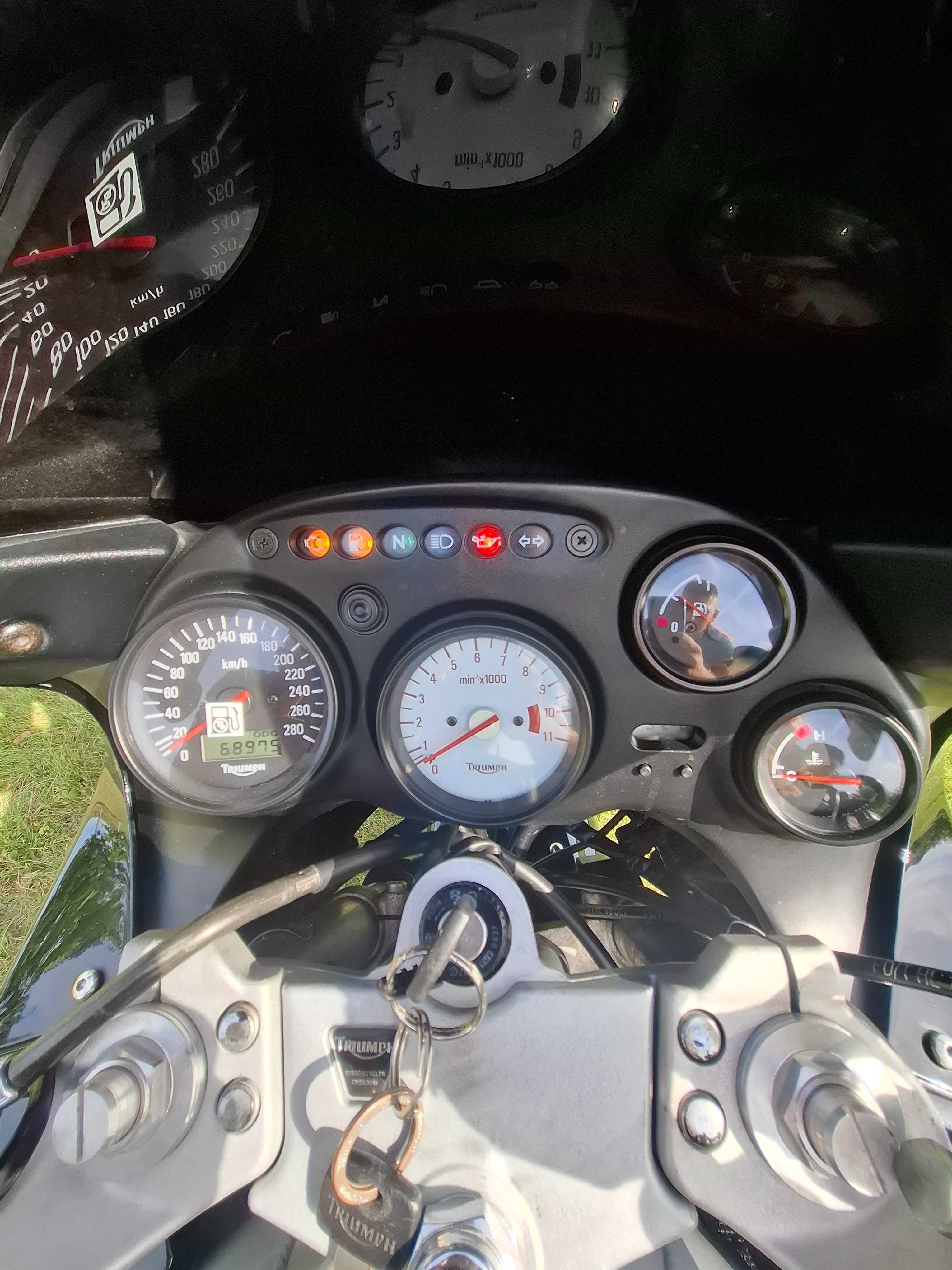 Triumph sprint st 955i