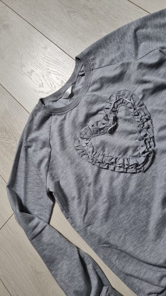 Bluza szara z aplikacją 3d serce 38 M