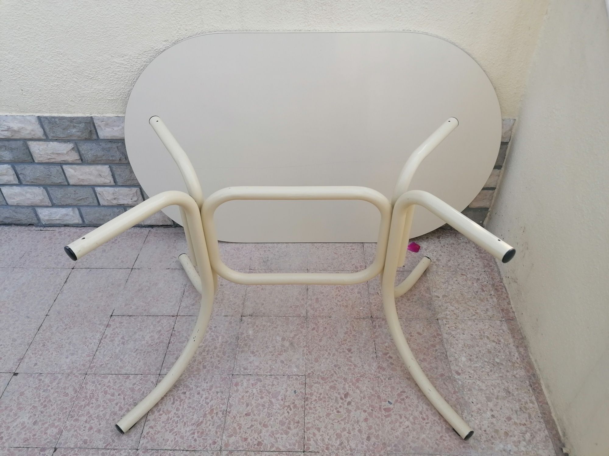 Dou mesa oval de cozinha