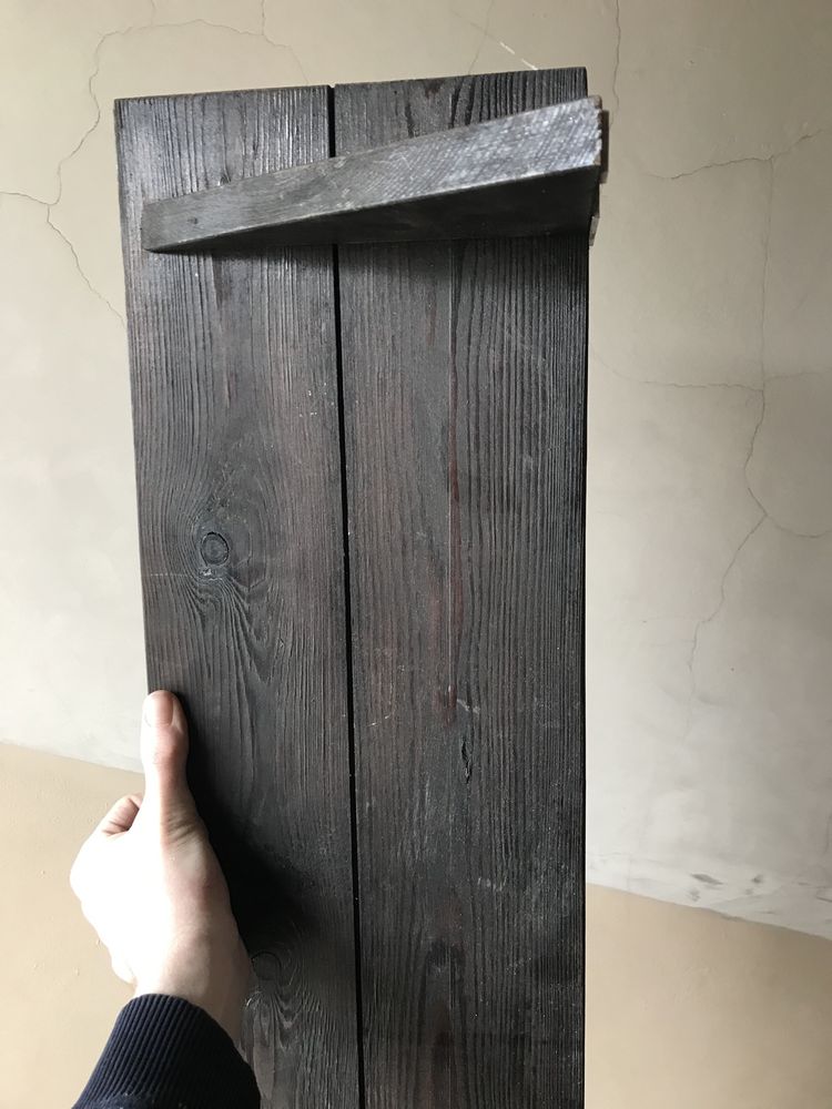 Drewniana półka rustykalna szczotkowana