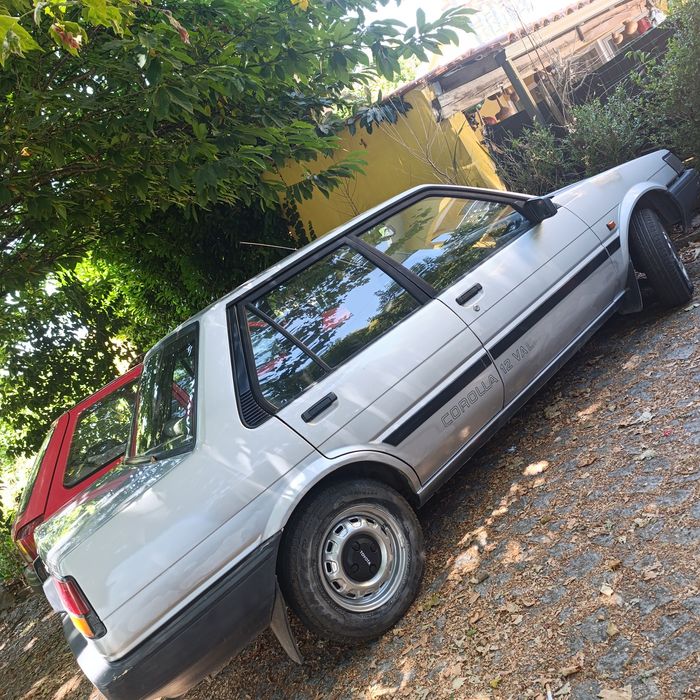 Vendo carro Corolla 85
